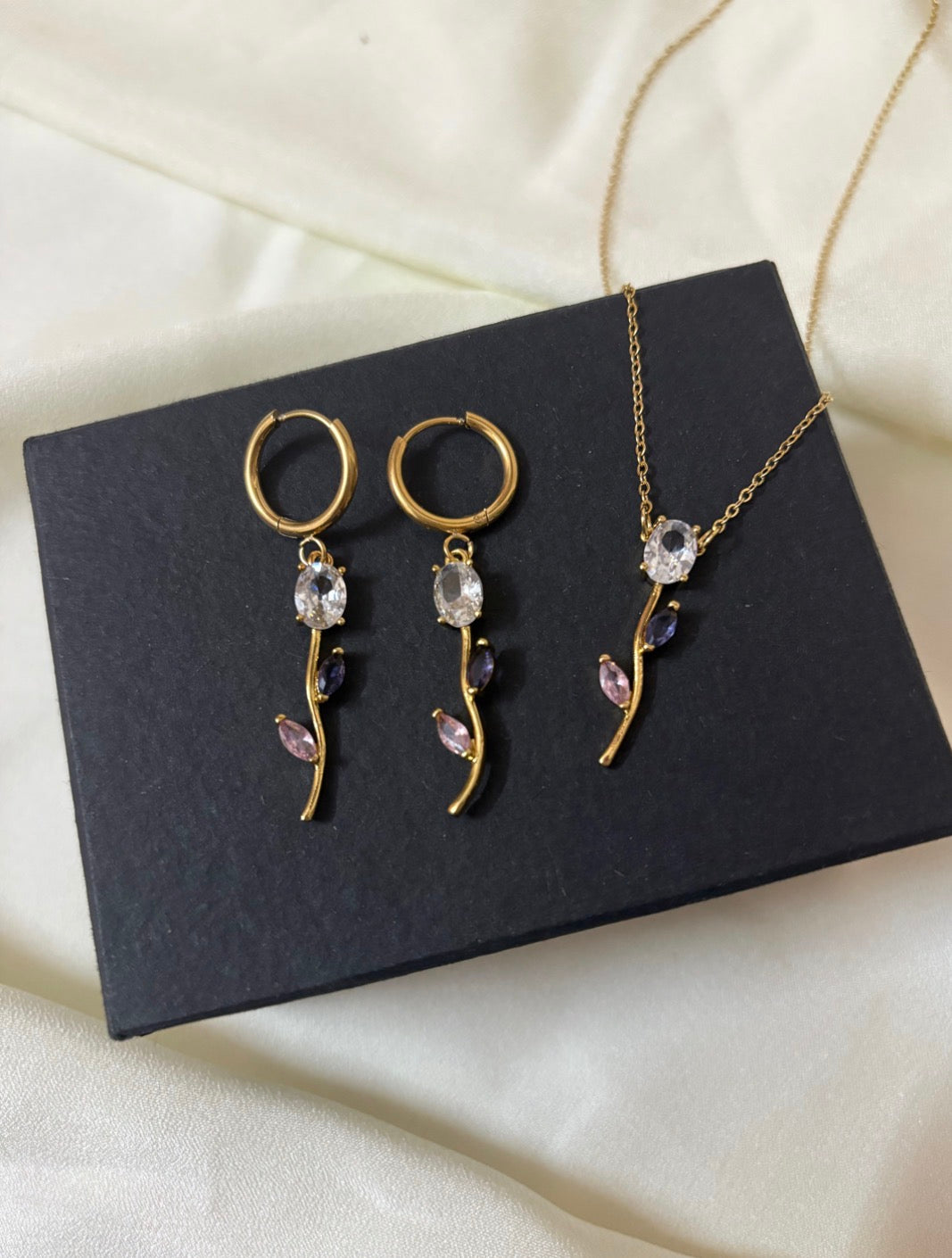 Rapunzel Tulip Necklace (Anti - Tarnish)