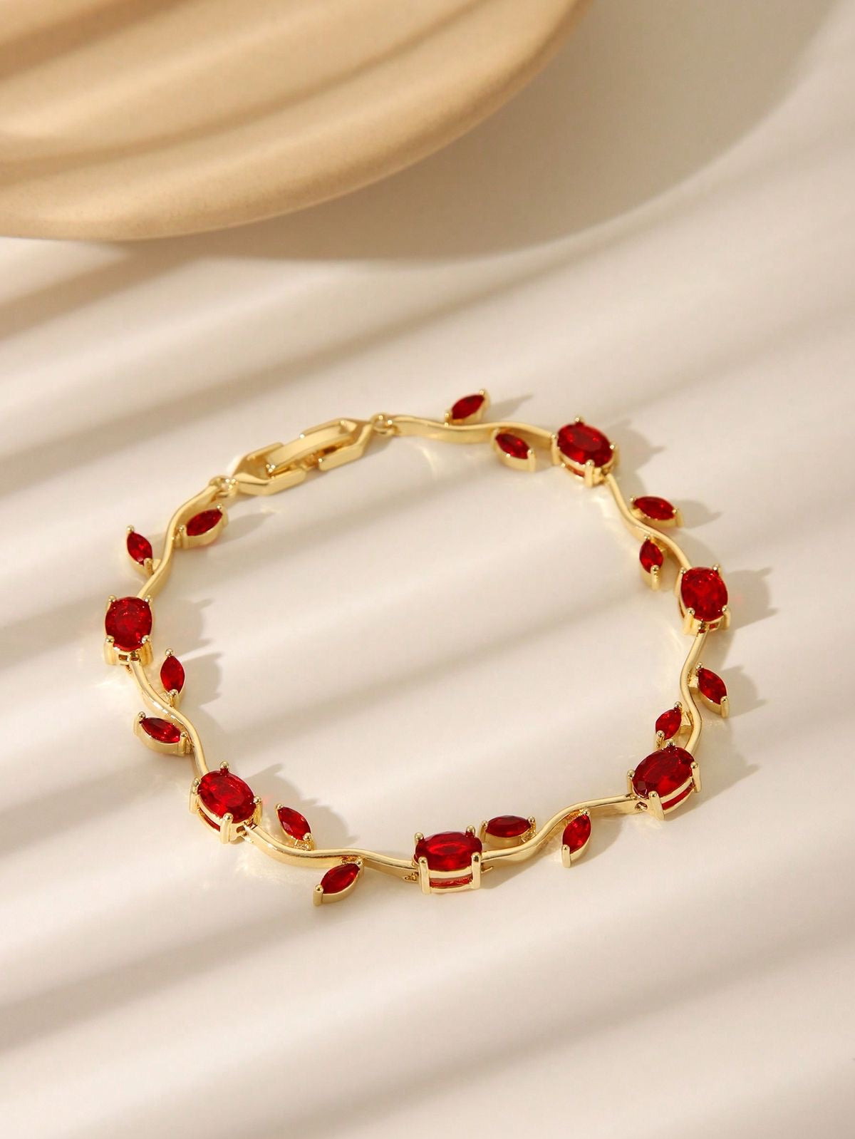 Viral Tulip Red Bracelet