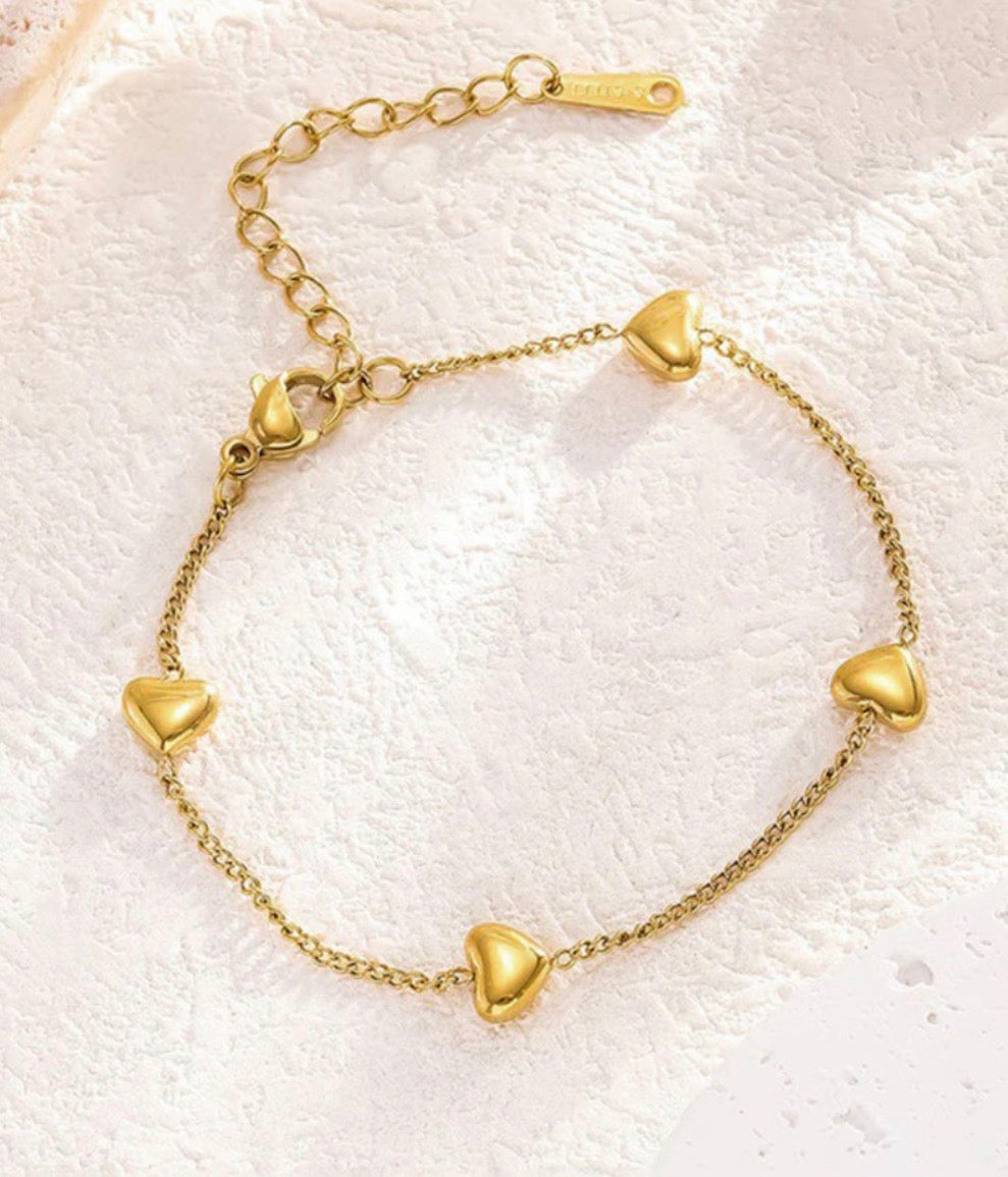 Anti - Tarnish Heart Bracelet