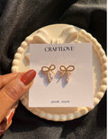 Minimal Stone bow earring