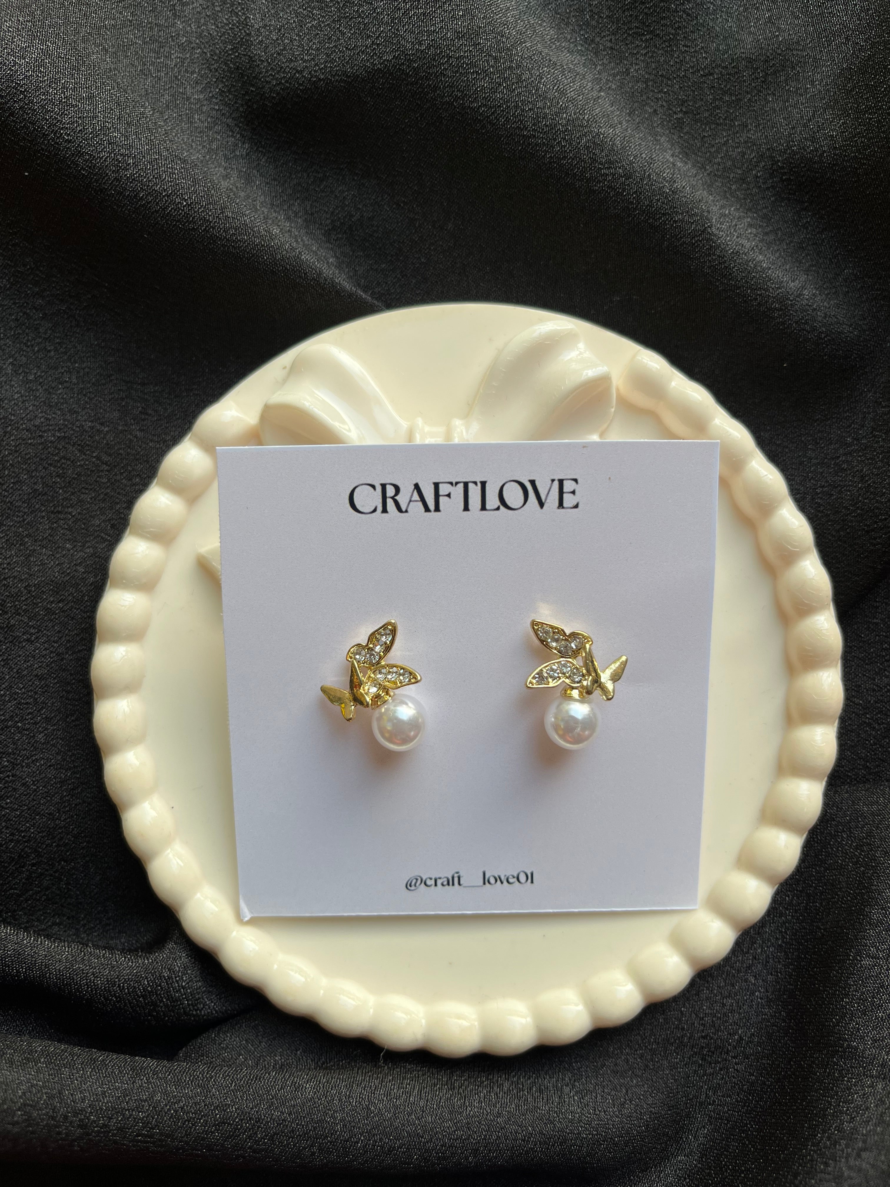 Minimal daily use butterfly pearl earrings