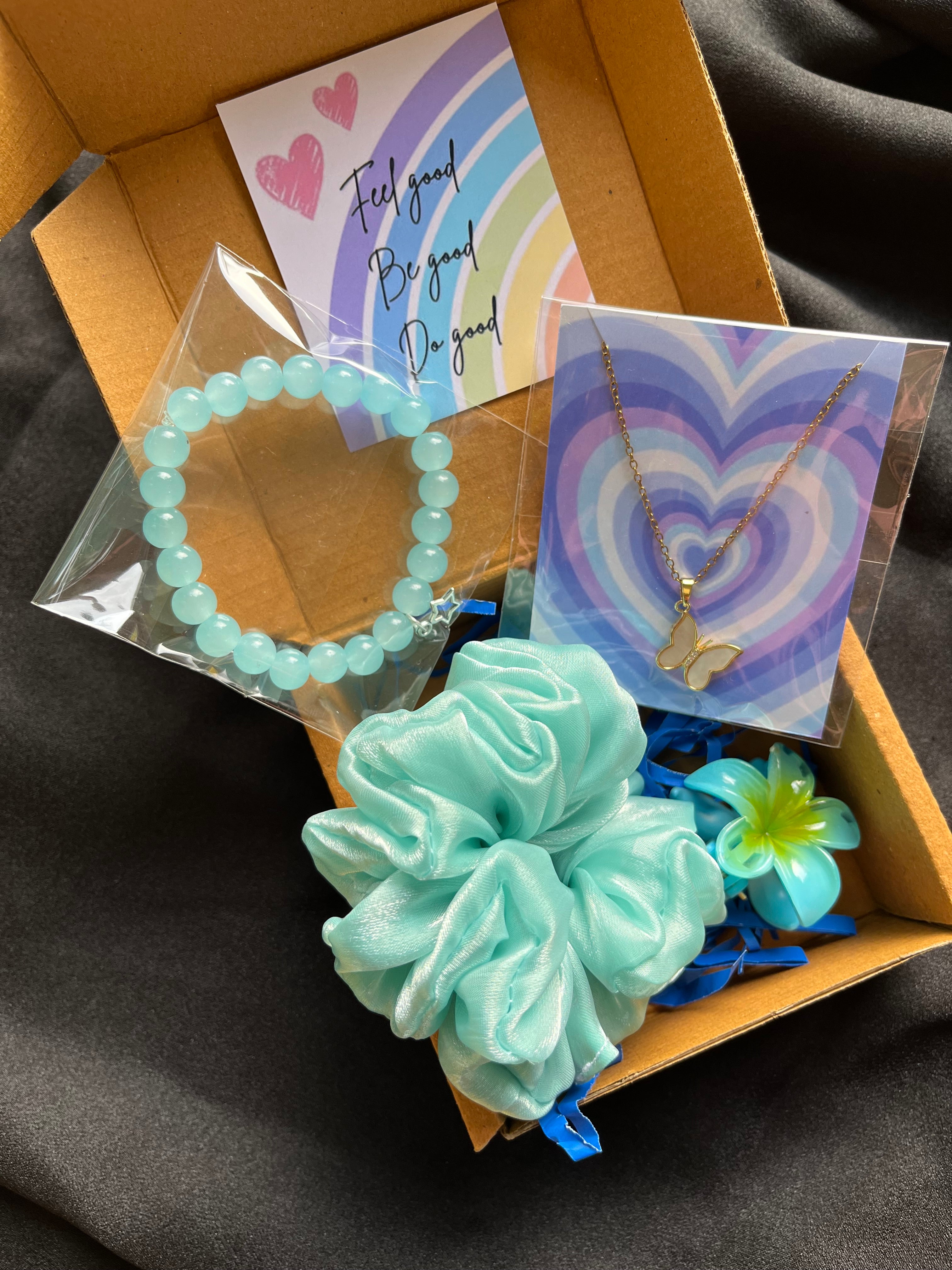 Mini Cute Hamper 🩵🦋Box (with Anti - Tarnish Necklace)