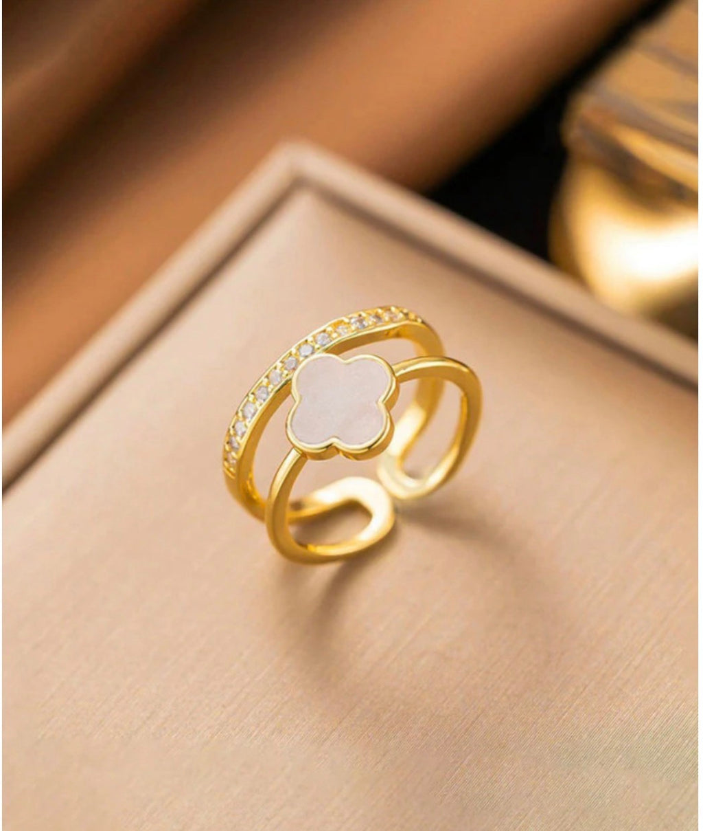 Anti - Tarnish Vancleef Ring