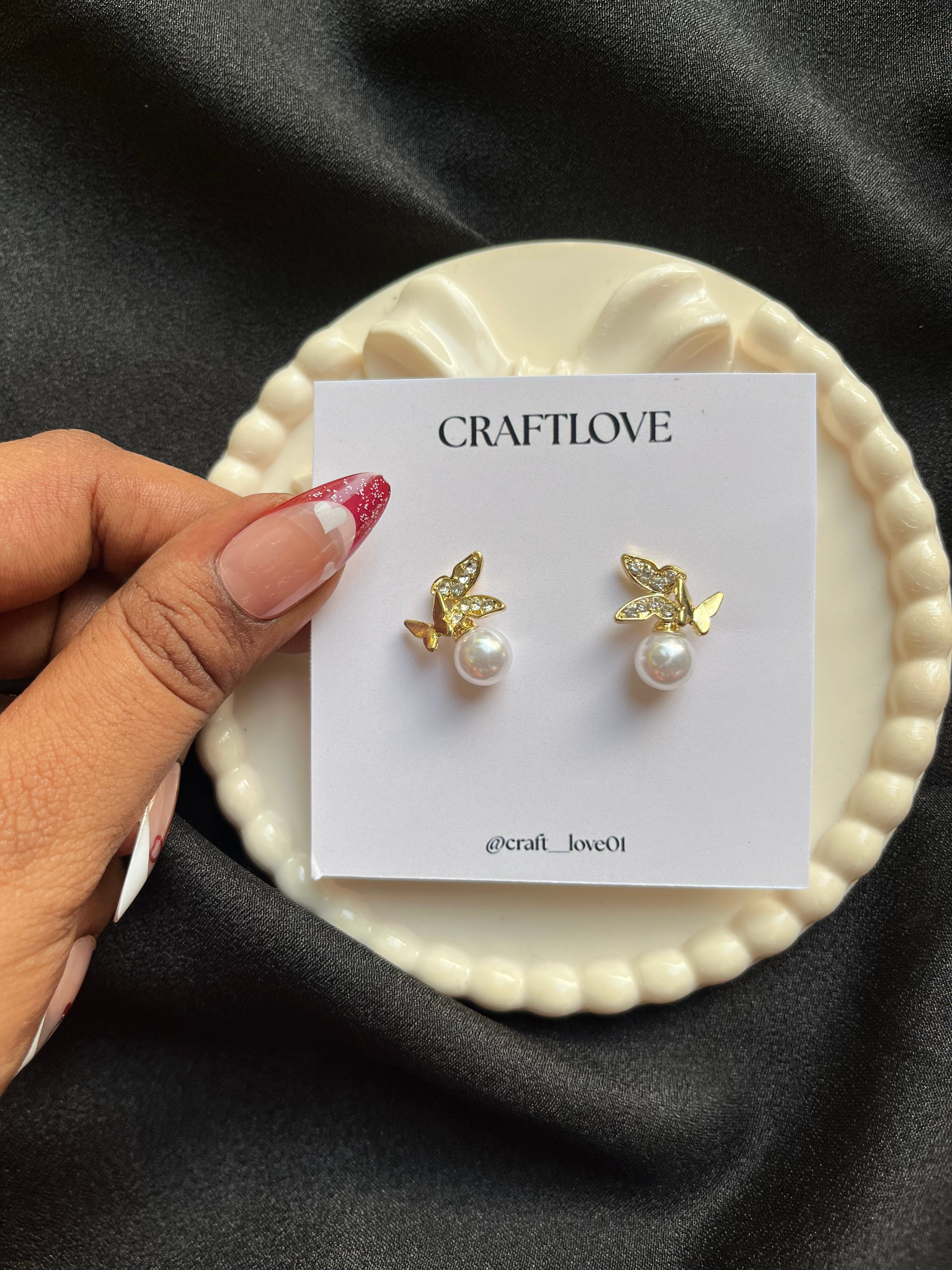 Minimal daily use butterfly pearl earrings