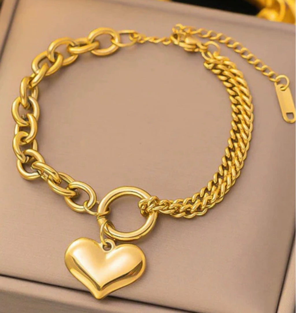 Anti - Tarnish heart bracelet