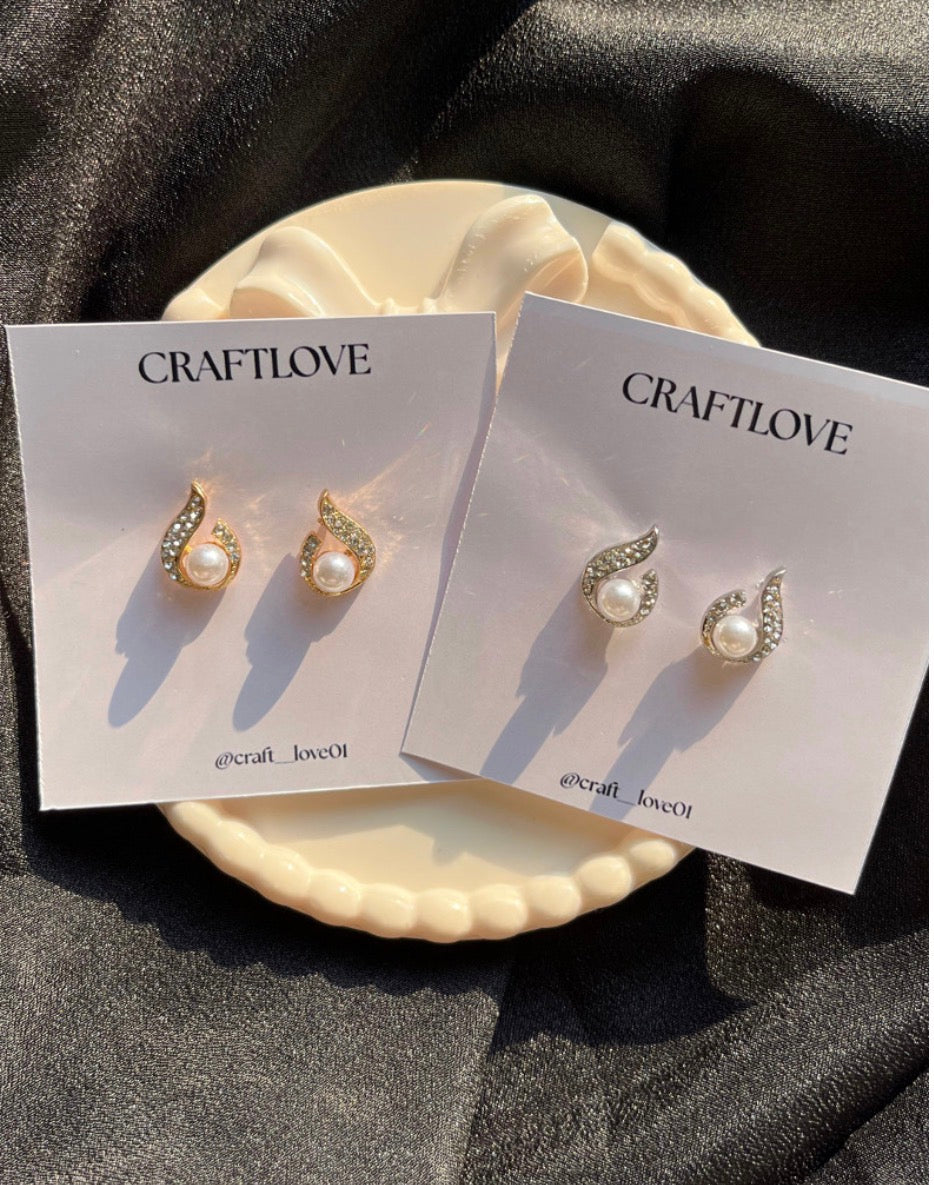 Minimal Drop Earrings