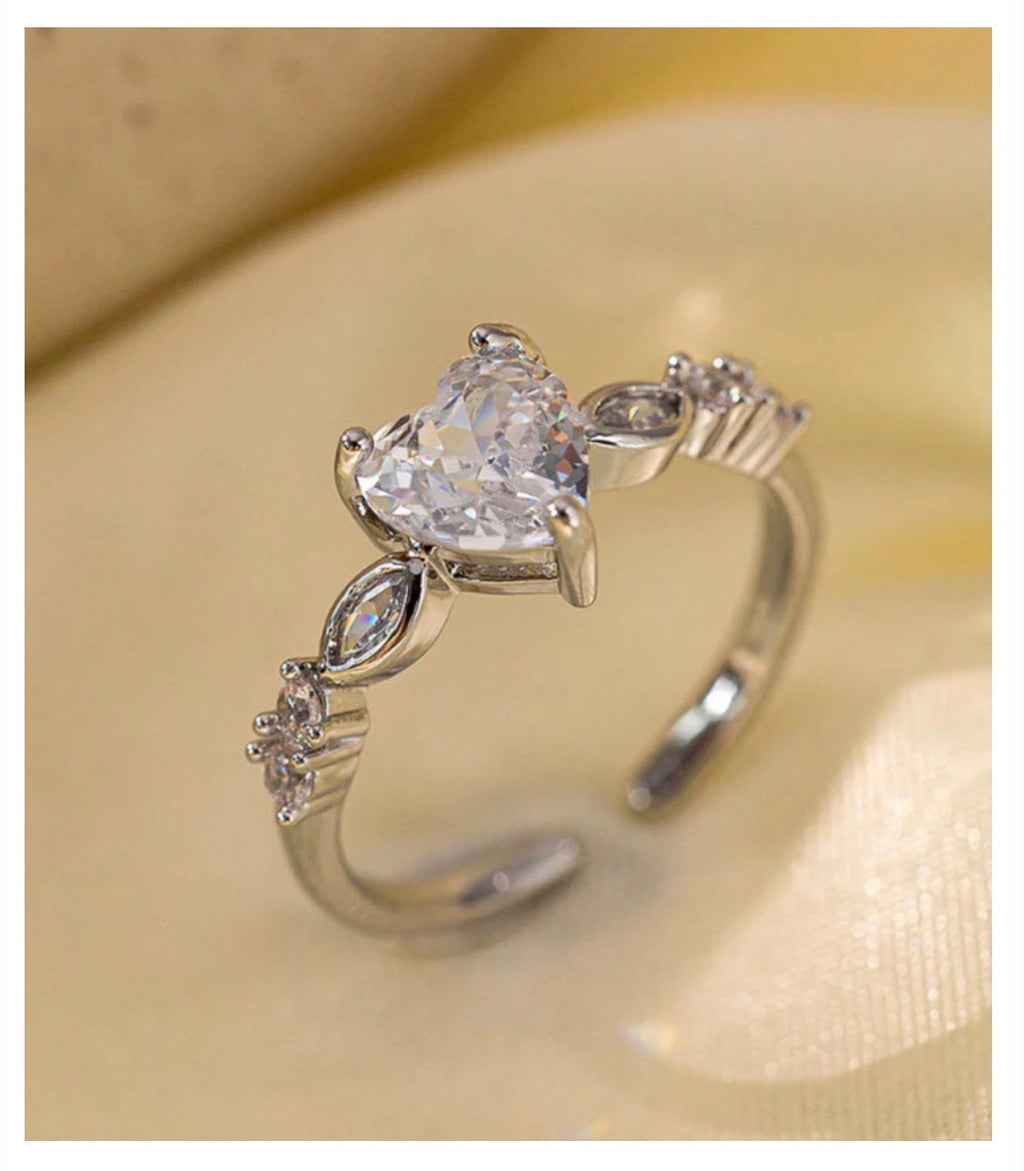Anti - Tarnish (heart stone ring)