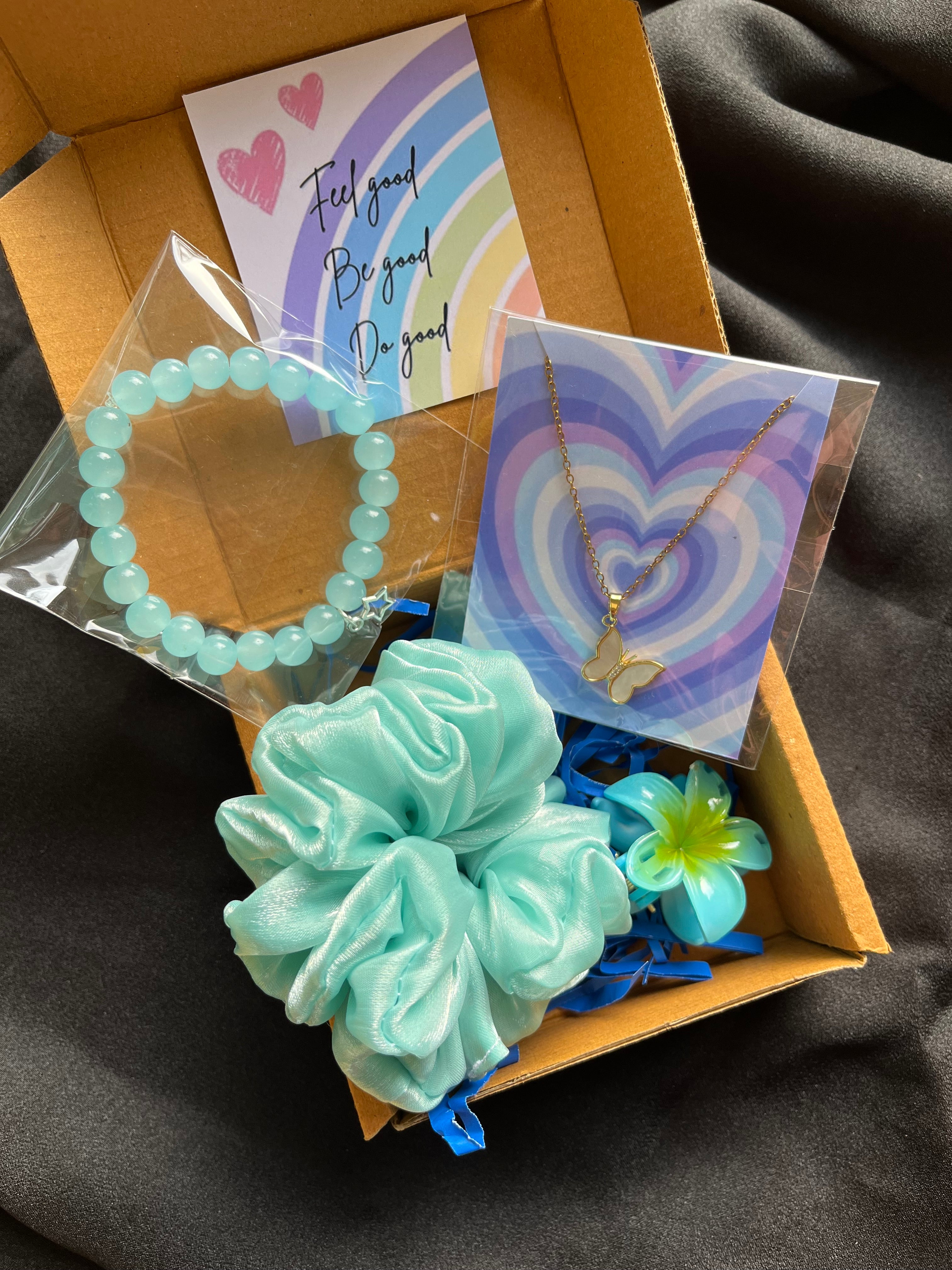 Mini Cute Hamper 🩵🦋Box (with Anti - Tarnish Necklace)