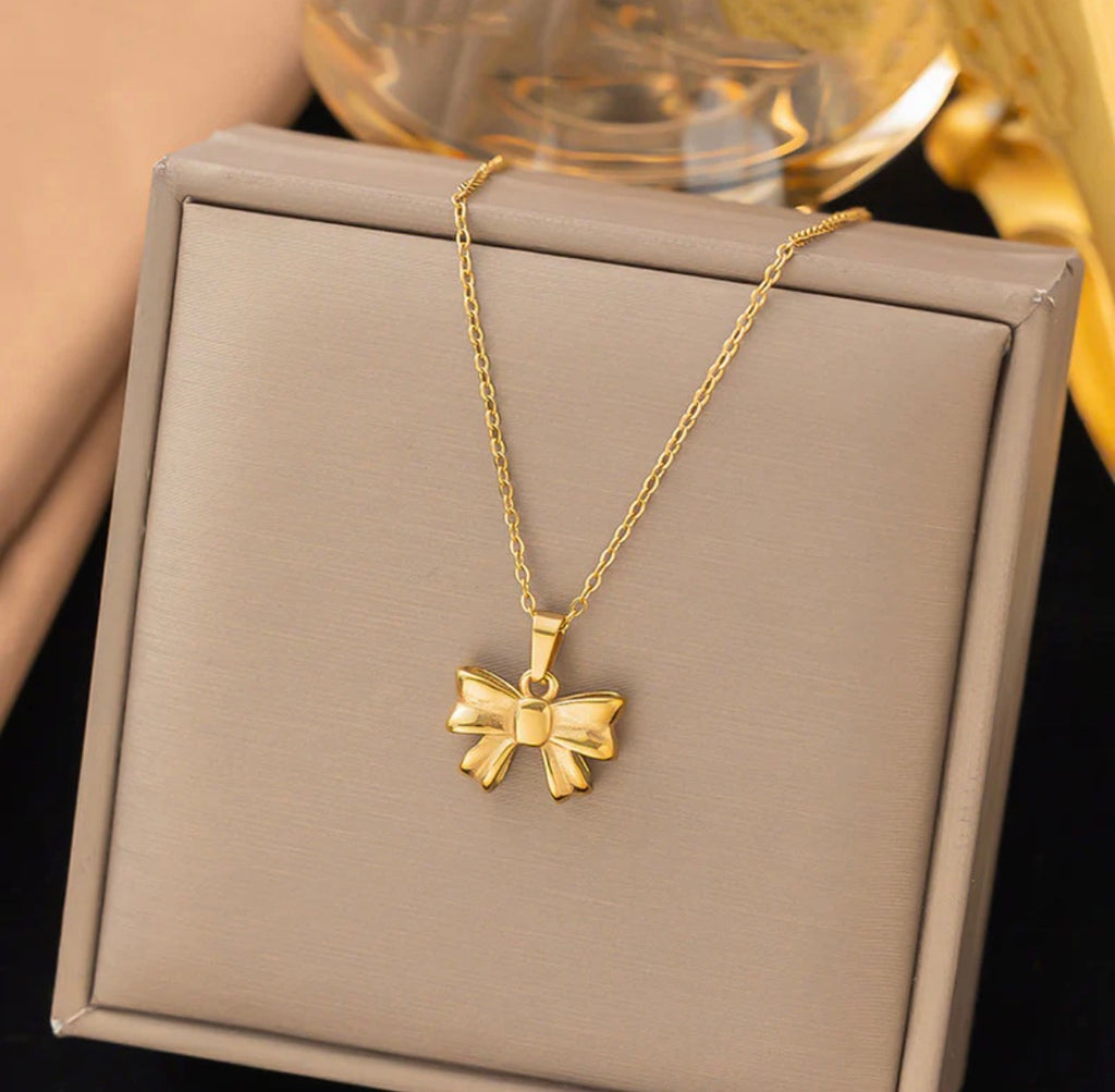 Anti - tarnish bow necklace