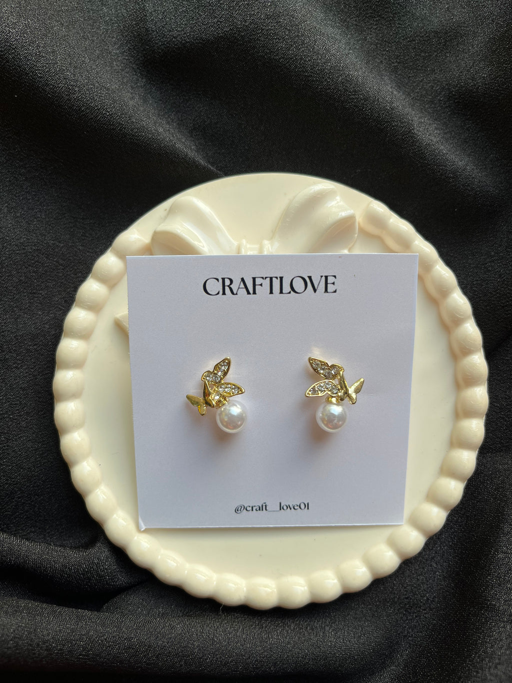 Minimal daily use butterfly pearl earrings