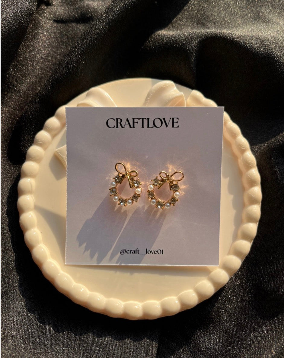 Minimal daily use earring