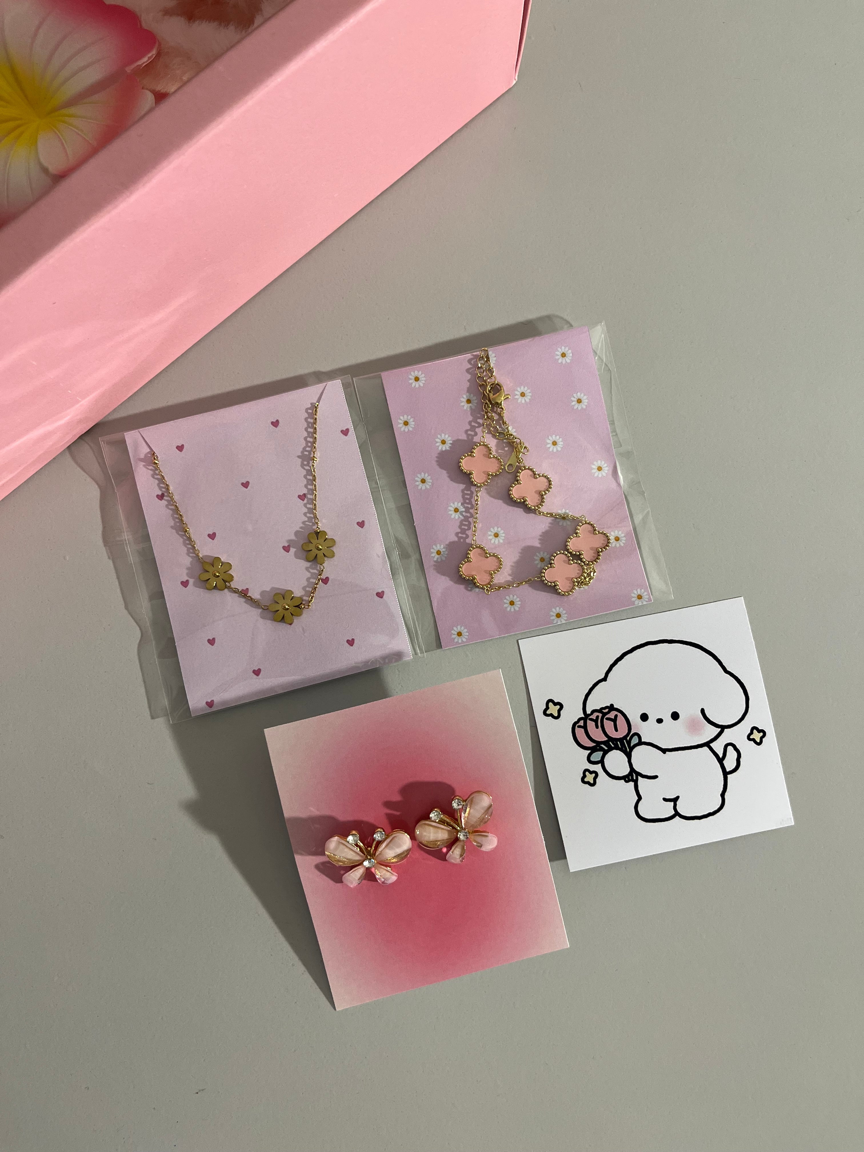Pink theme gift hamper ✨🌸(with premium jewellery and accessories)