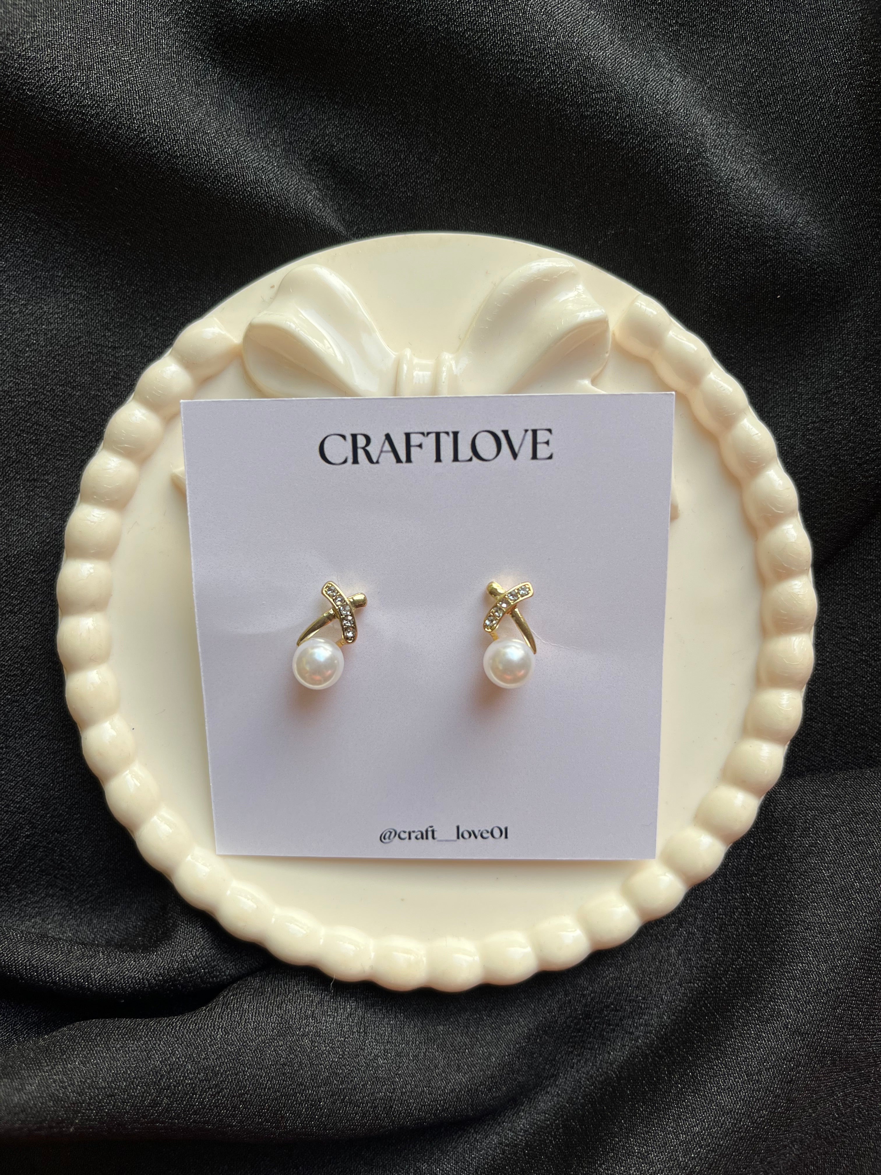 Minimal daily use Korean earrings (premium quality)