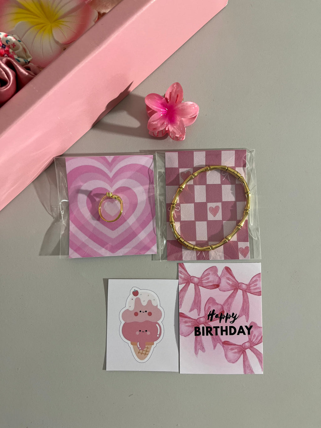 Pink theme gift hamper ✨🌸(with premium jewellery and accessories)