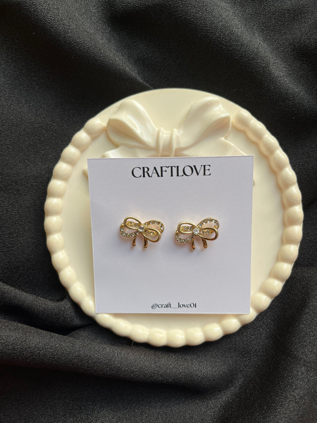 Minimal bow Korean earring (premium quality)