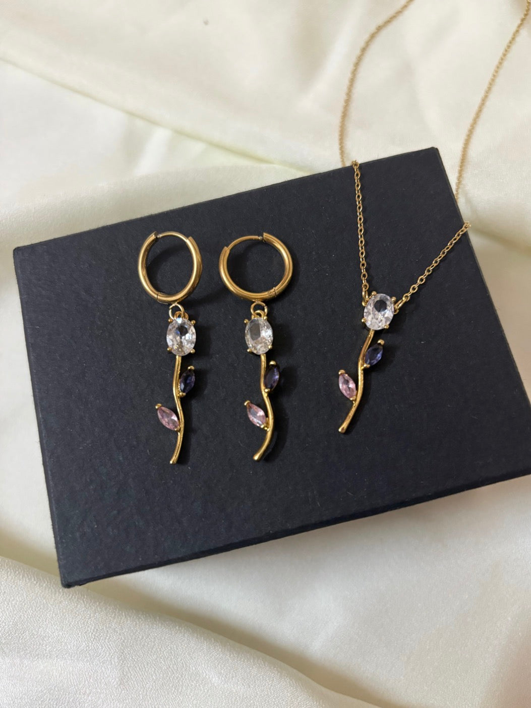 Rapunzel Tulip Necklace (Anti - Tarnish)