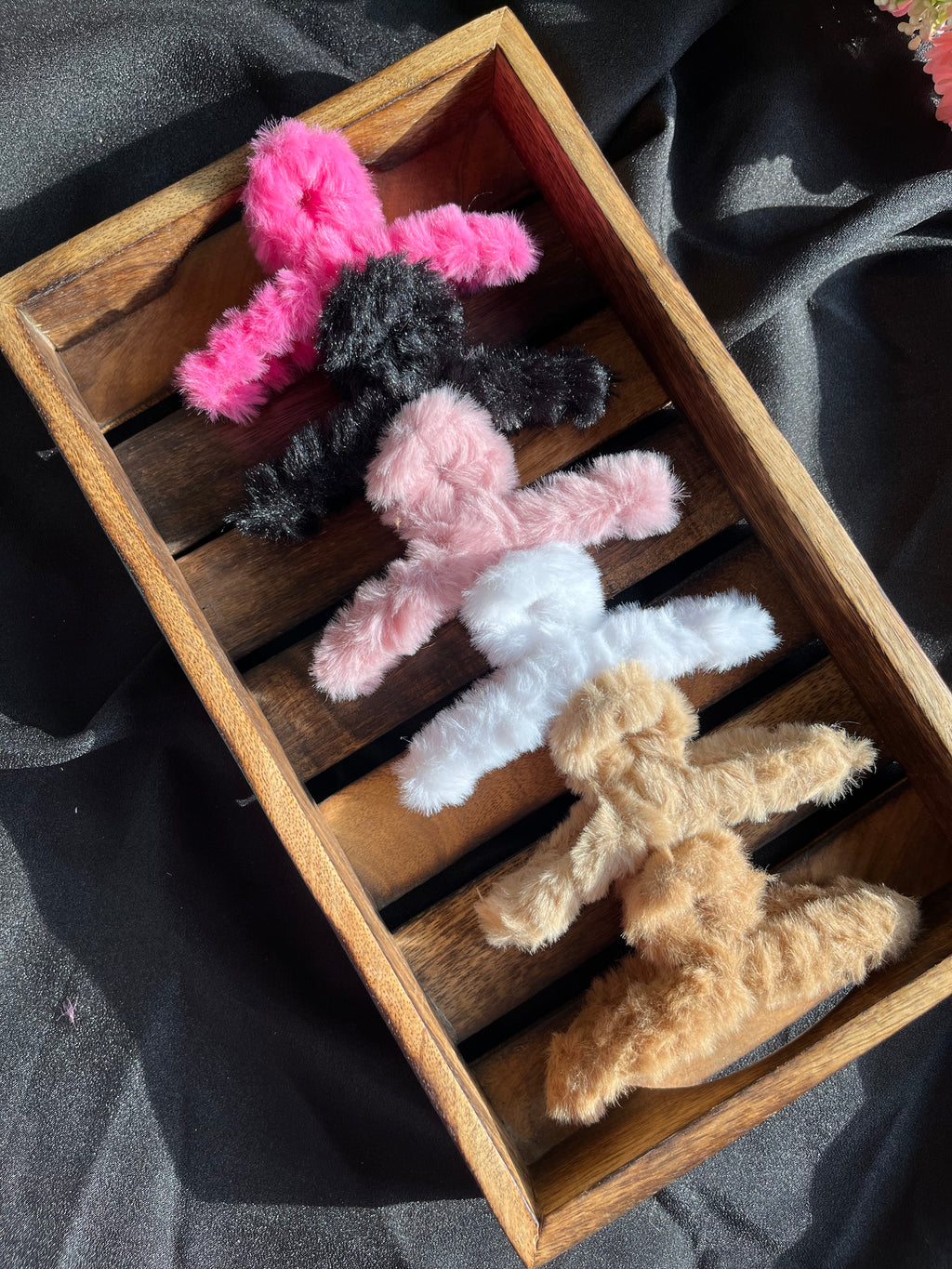 Furry claw clip