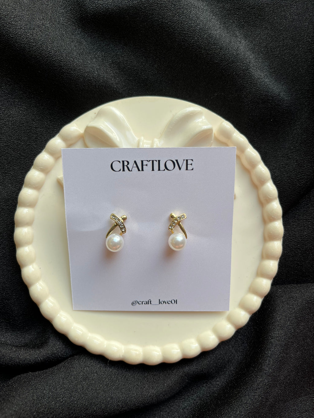 Minimal daily use Korean earrings (premium quality)