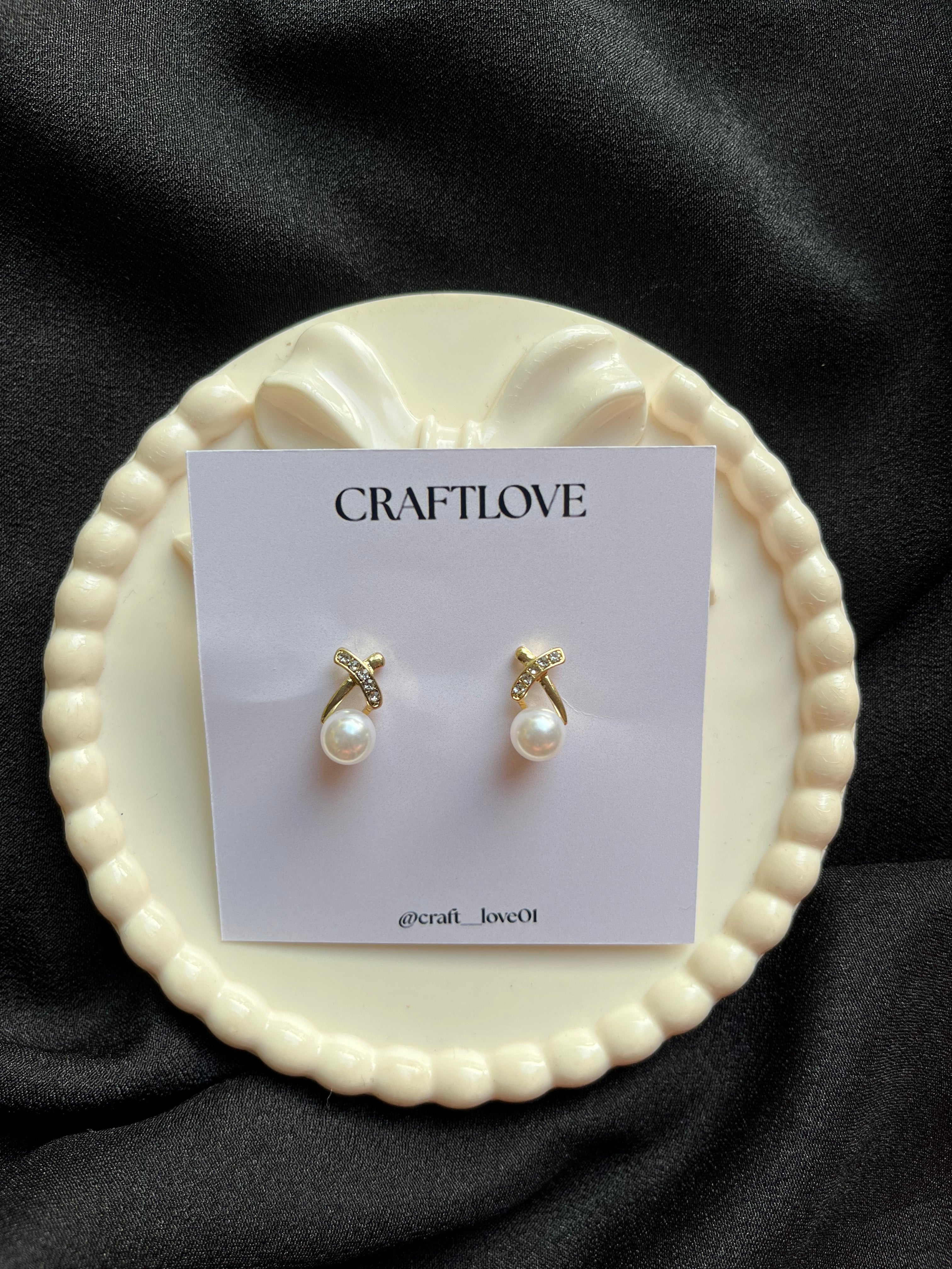 Minimal daily use Korean earrings (premium quality)