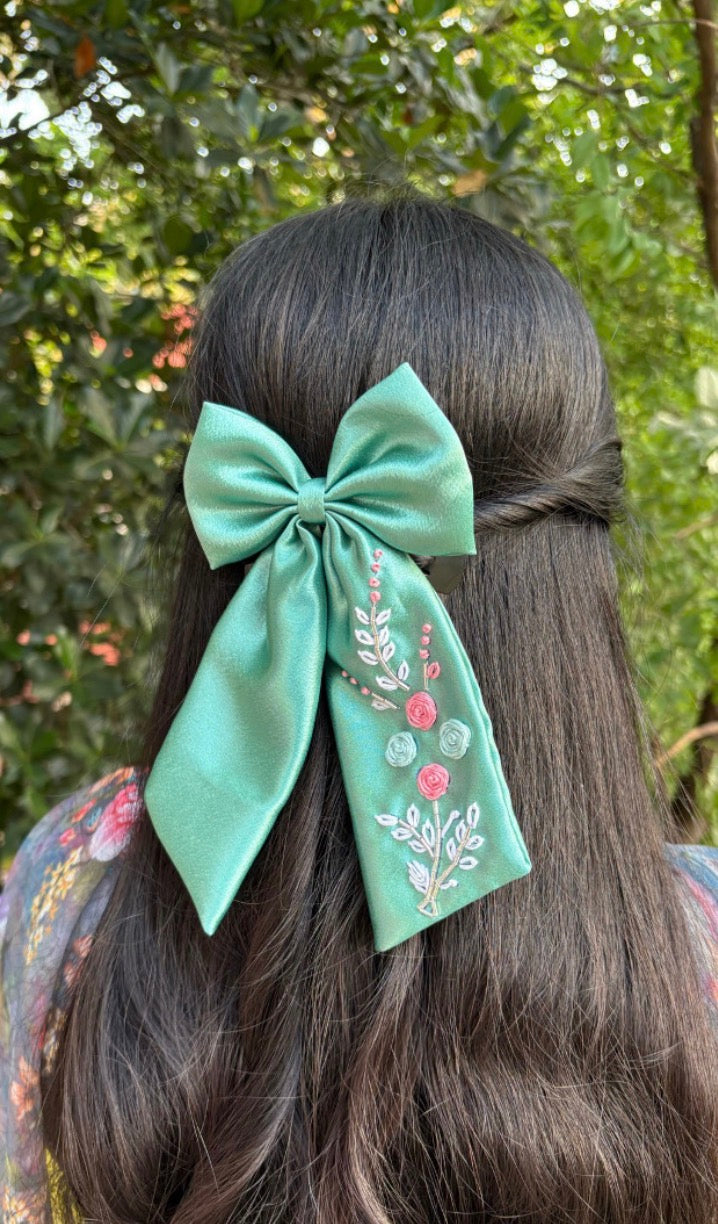 Long tail embroidery bow