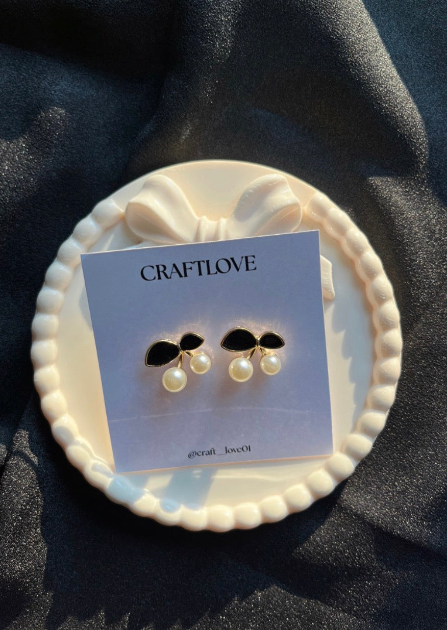 Mini Cute Pearl Earrings