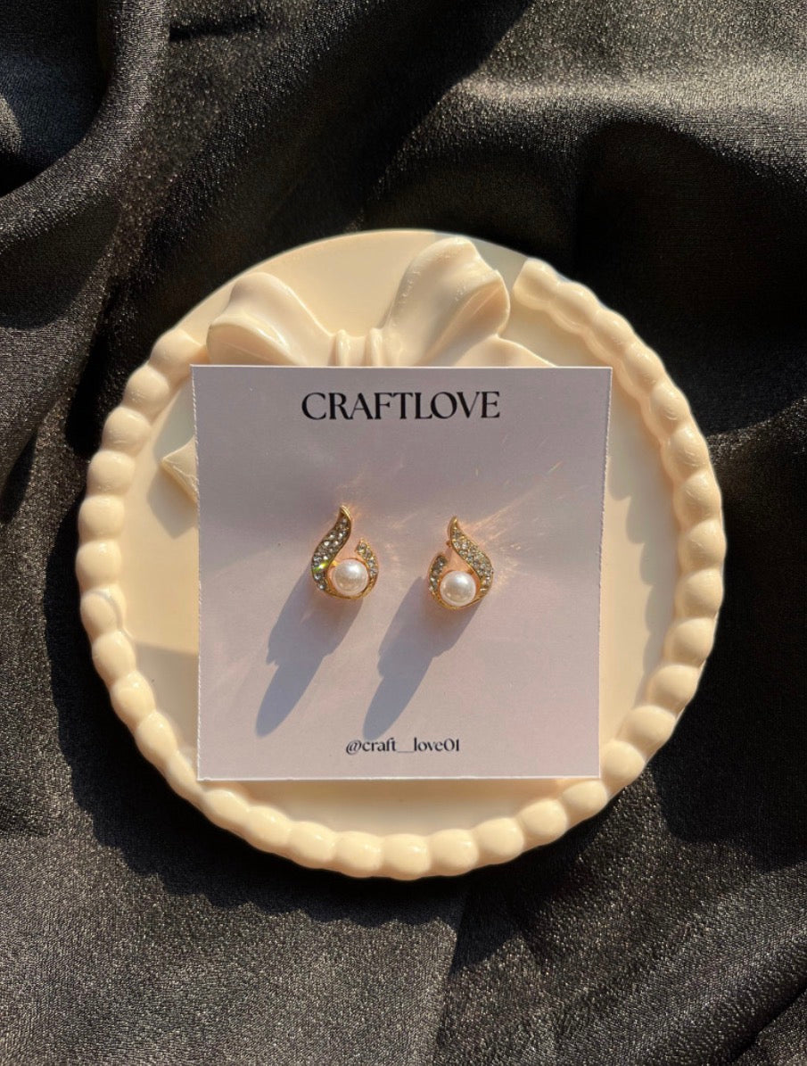 Minimal Drop Earrings