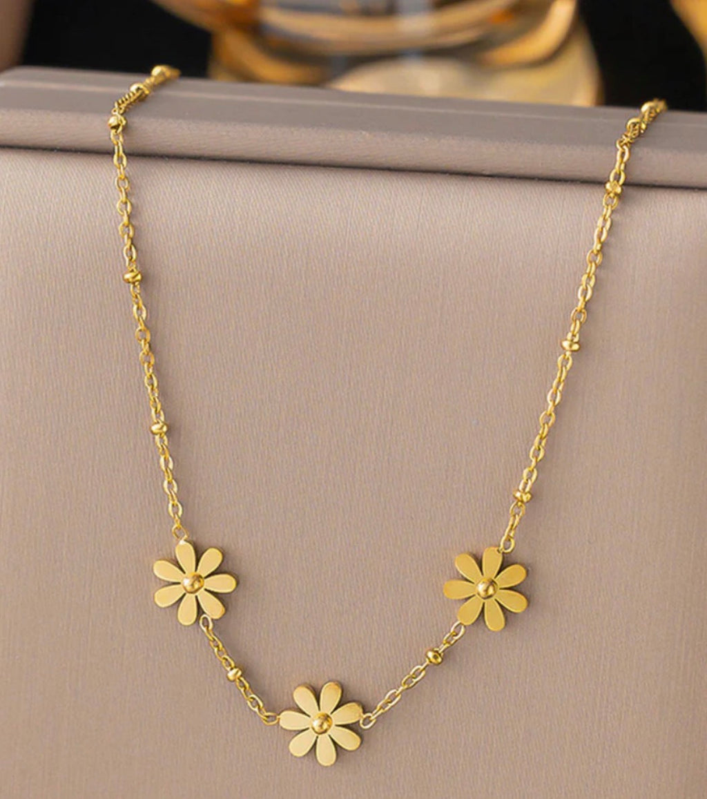 Mini Flower Anti Tarnish Necklace