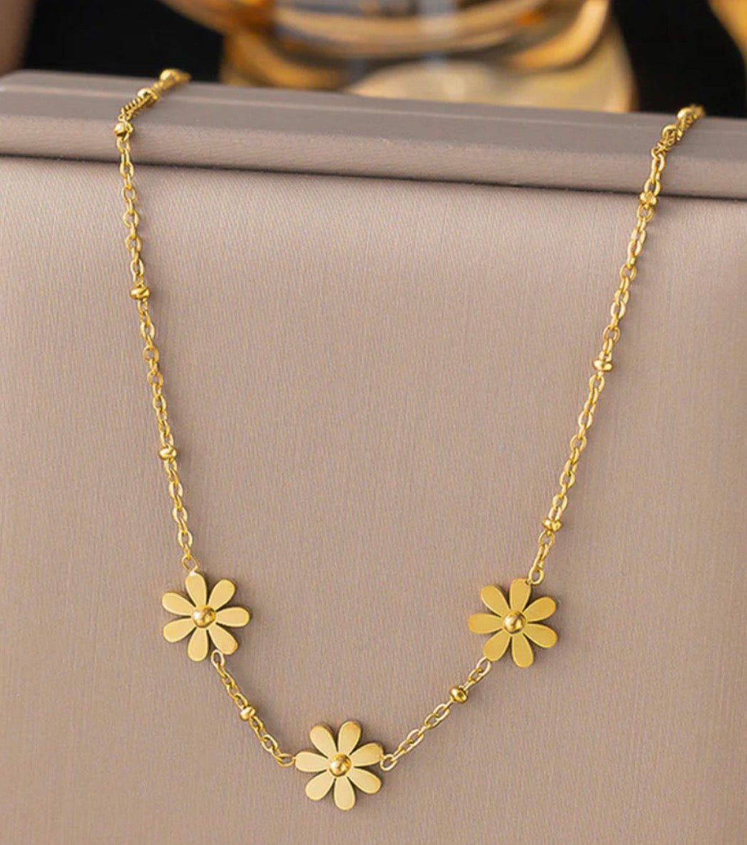 Mini Flower Anti Tarnish Necklace